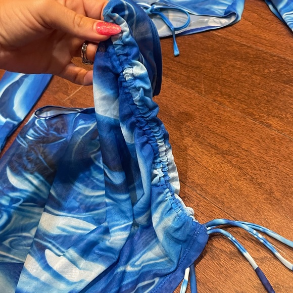 Shein Blue Tie Dye Print Bathing suit Two piece Swim Beach cover up Size Medium - Picture 4 of 4